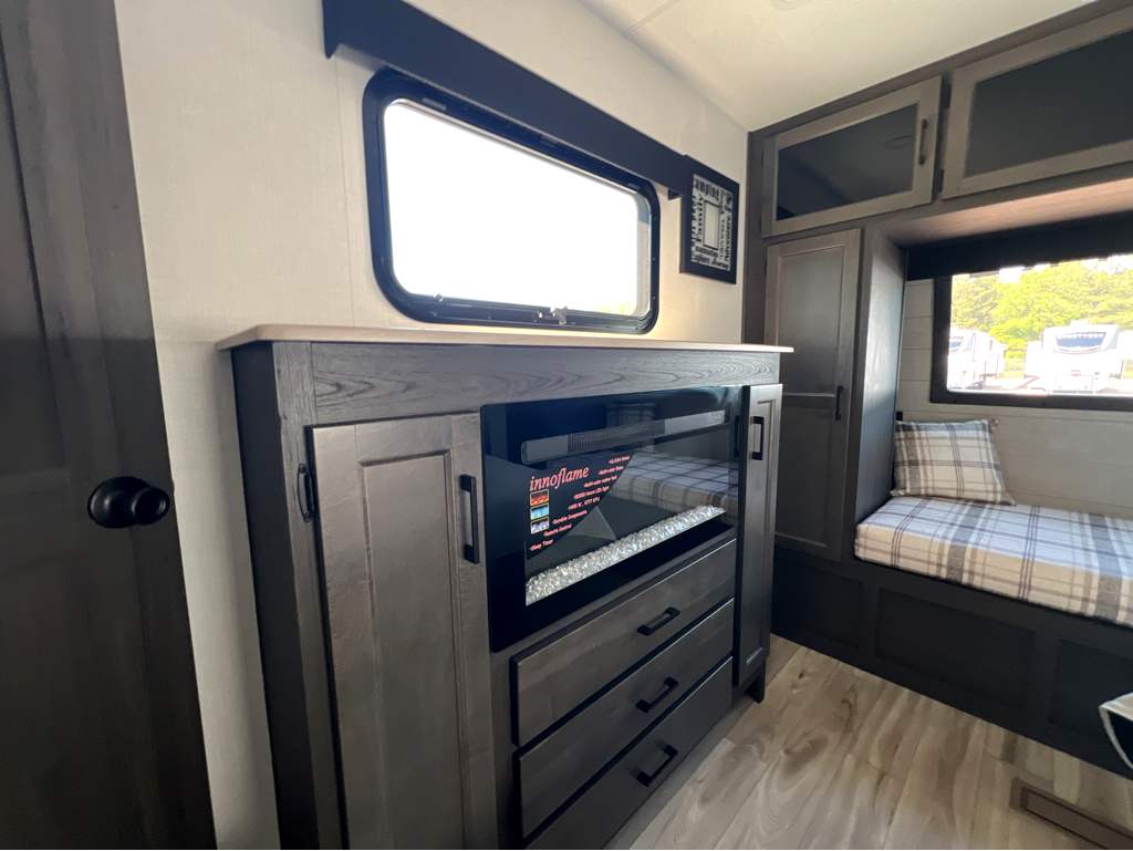 2026 VENTURE RV SPORTTREK 272VRK - Image 21