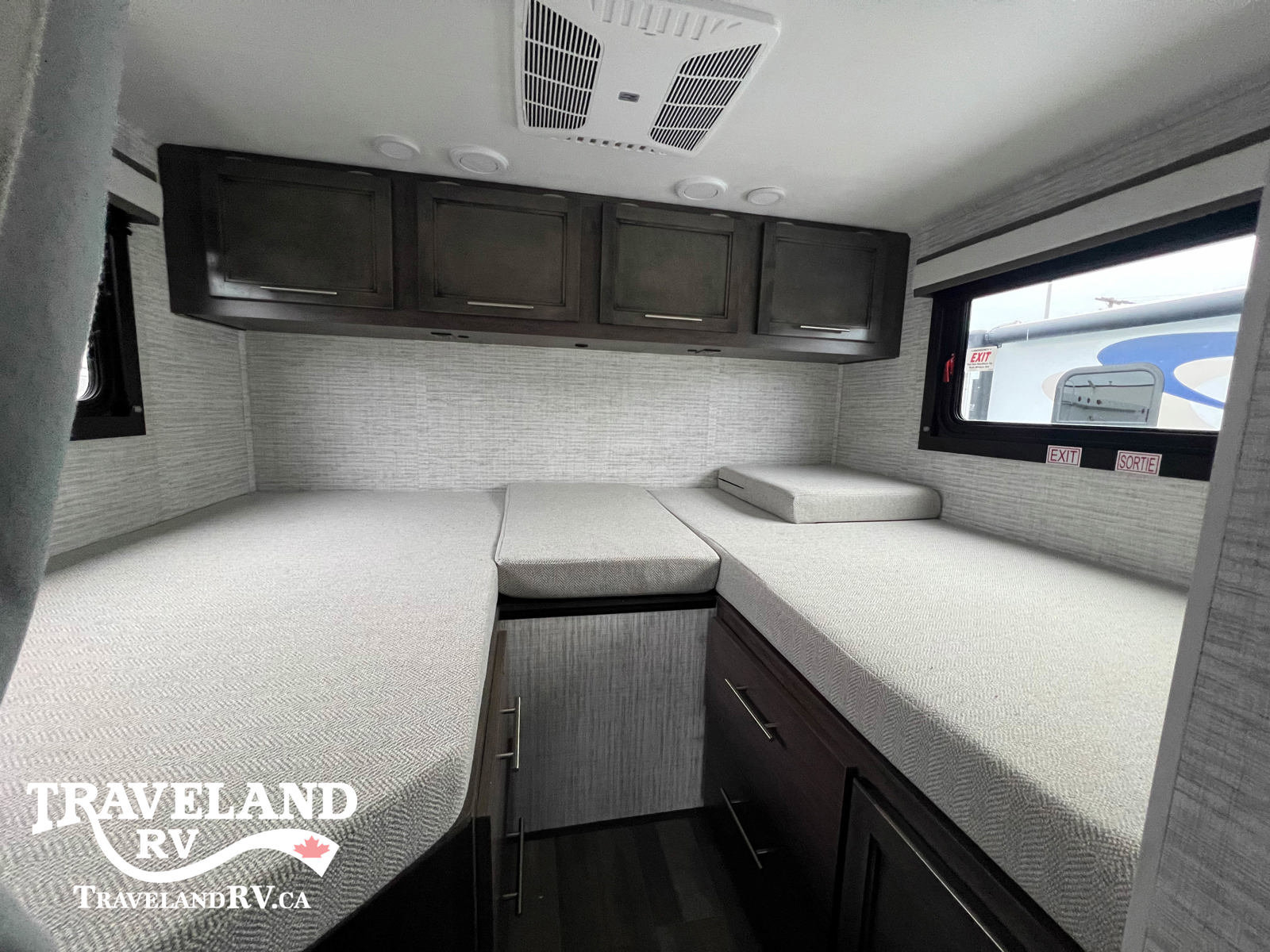 2025 Entegra Coach Odyssey SE 22T - Image 16