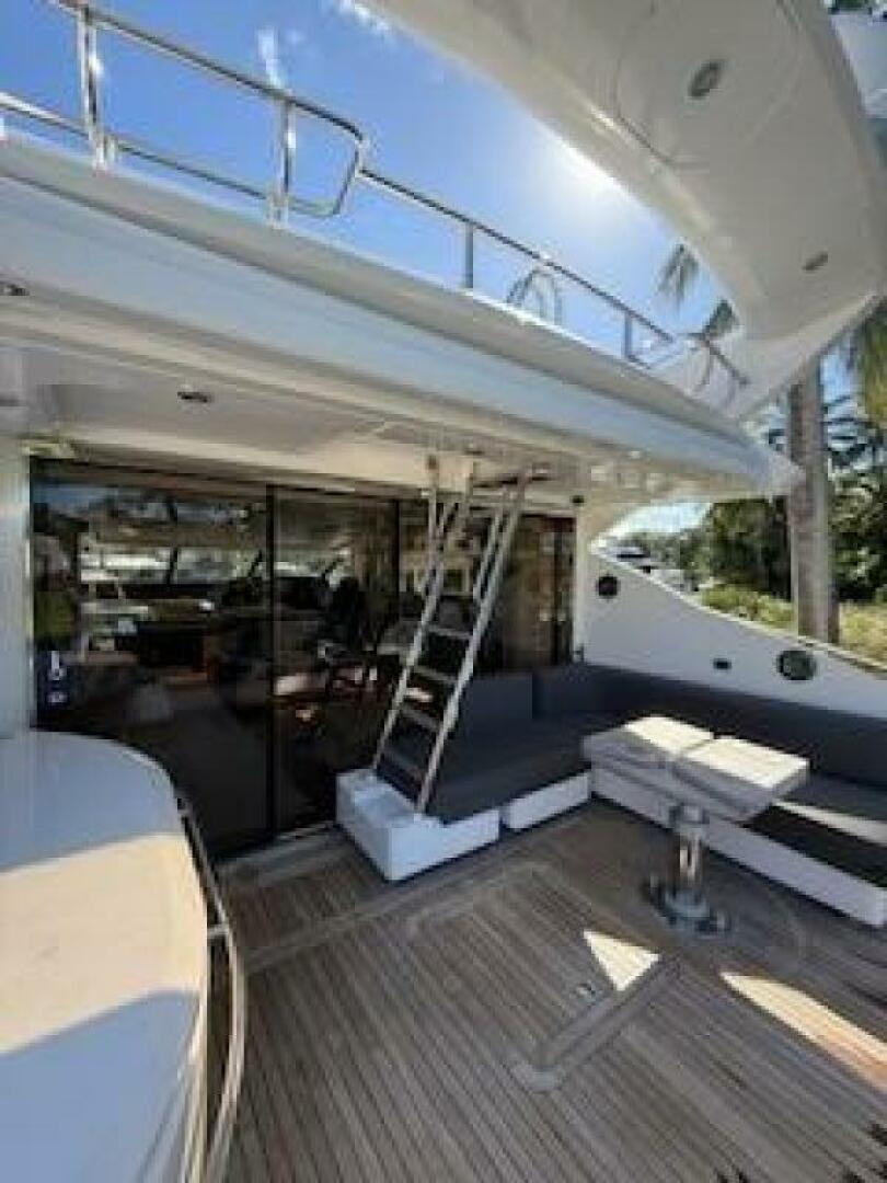 2012 Sunseeker Predator Sport Yacht 74 - Image 9