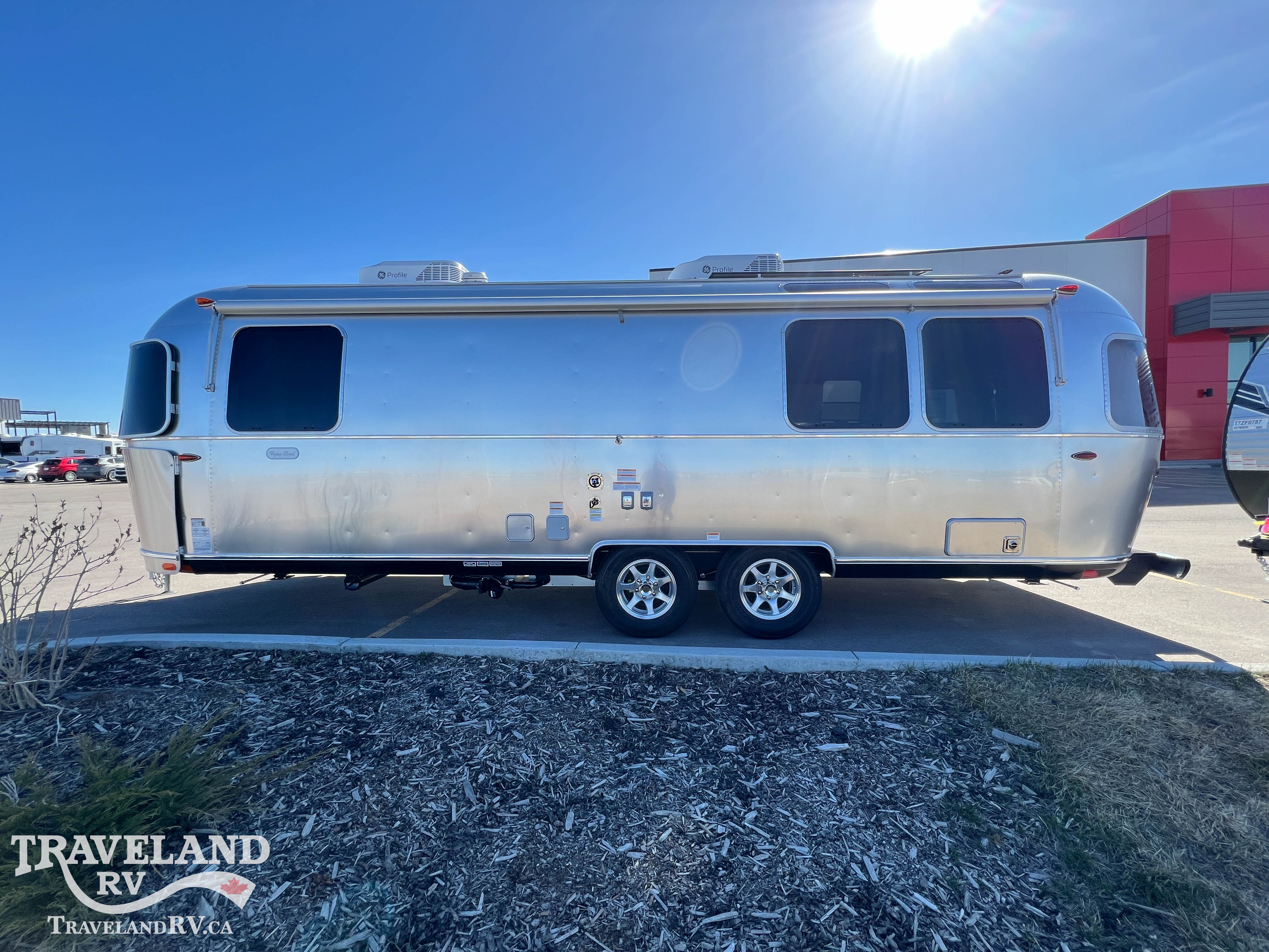 2026 Airstream Flying Cloud 27FB - Image 5