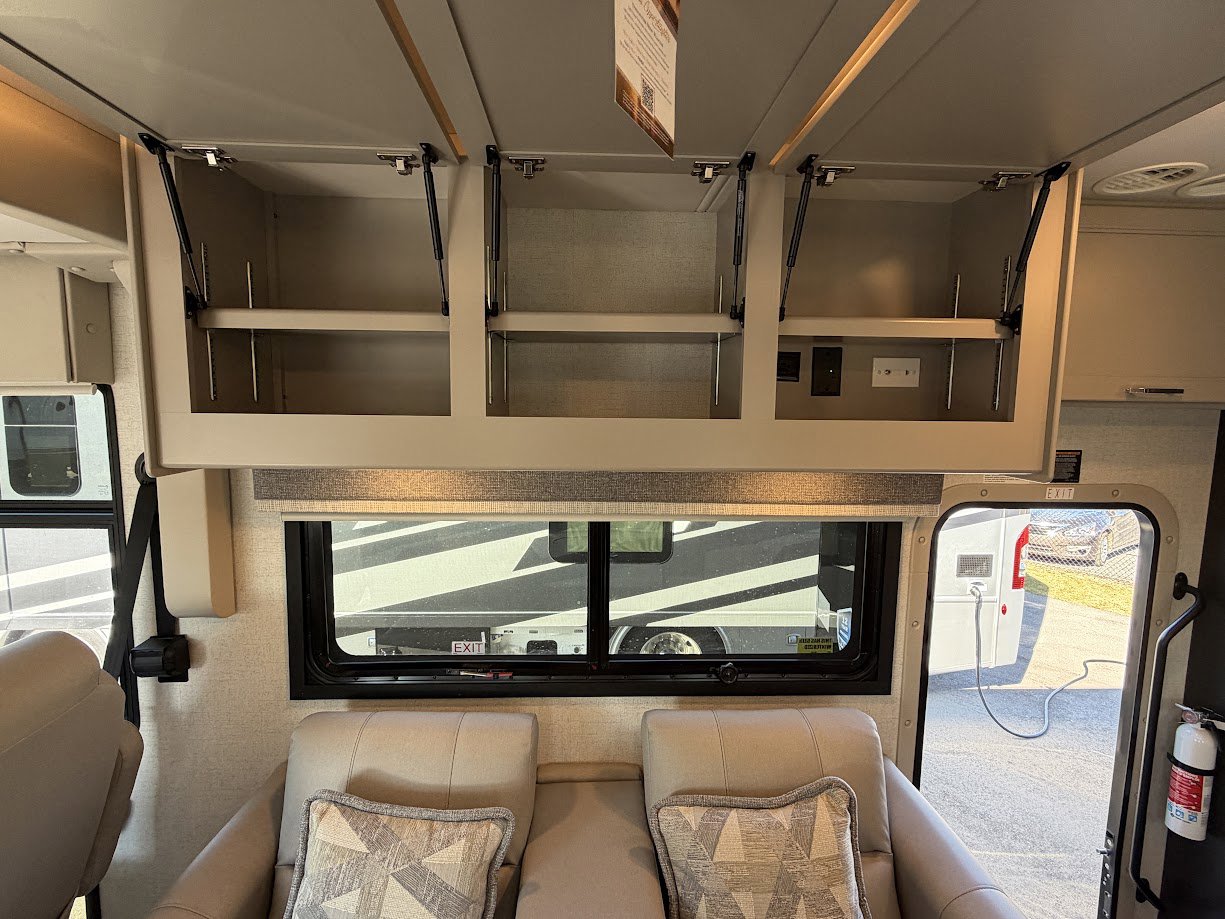 2026 THOR MOTOR COACH PALAZZO 33.6 - Image 15