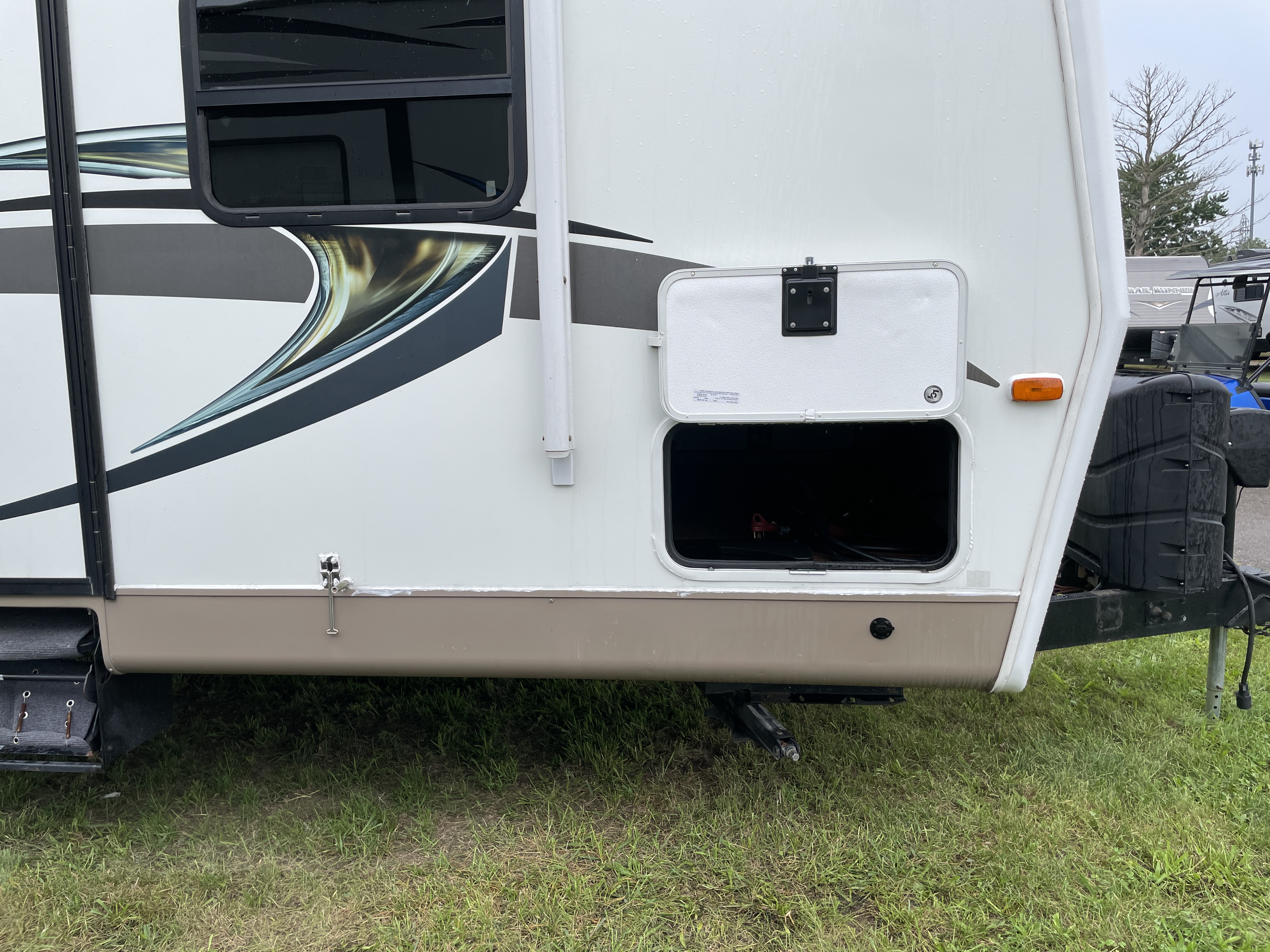2016 Forest River Flagstaff Classic Super Lite 831BHDS - Image 3