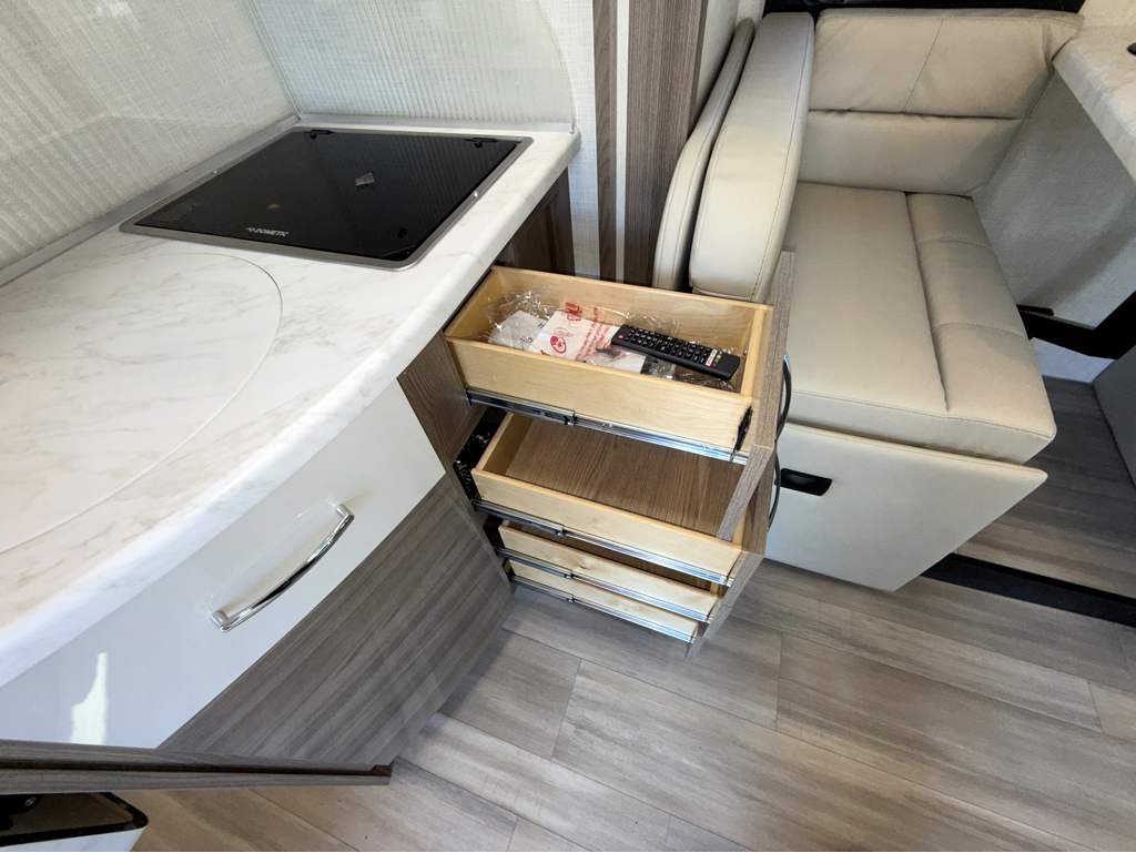 2026 THOR MOTOR COACH TIBURON 24RW - Image 20