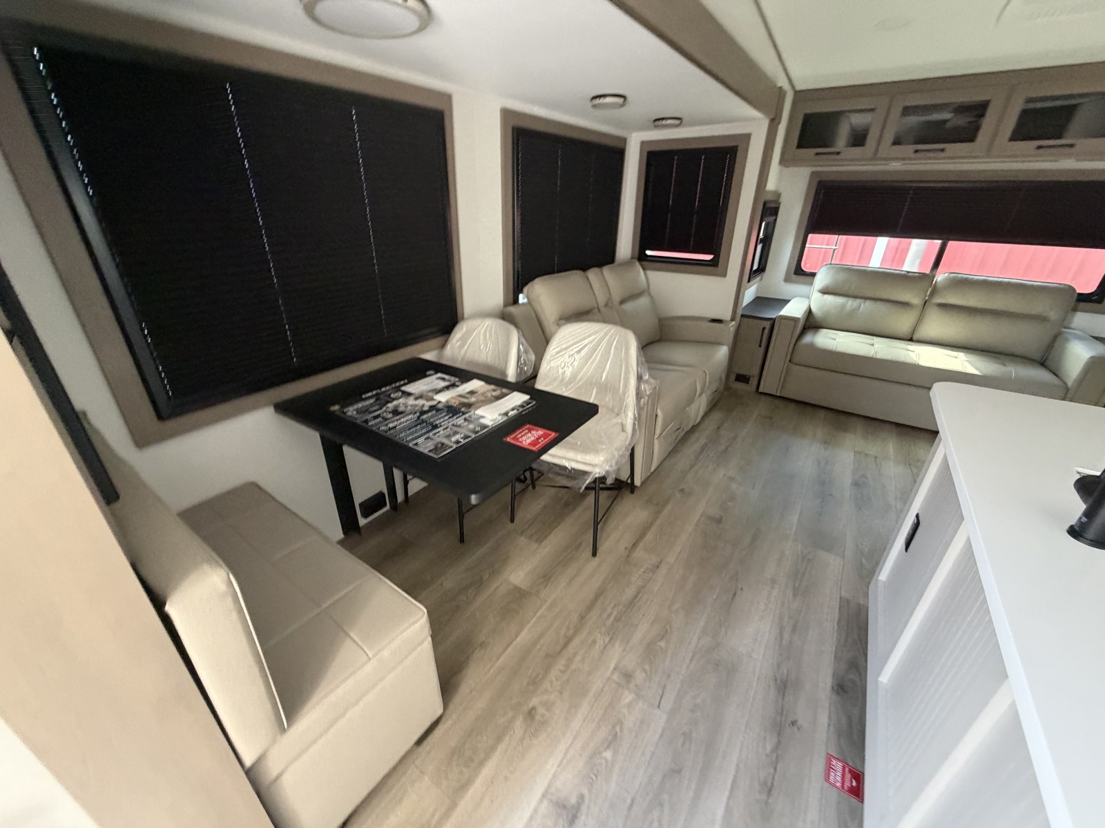 2026 GRAND DESIGN 303RLS - Image 21