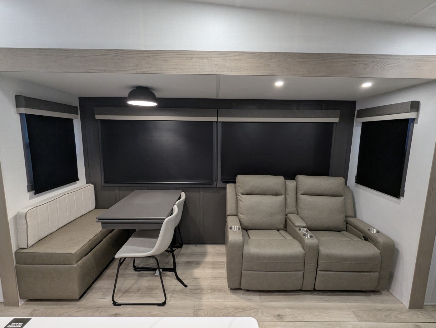 2026 Forest River Rockwood Signature R361RLS - Image 22