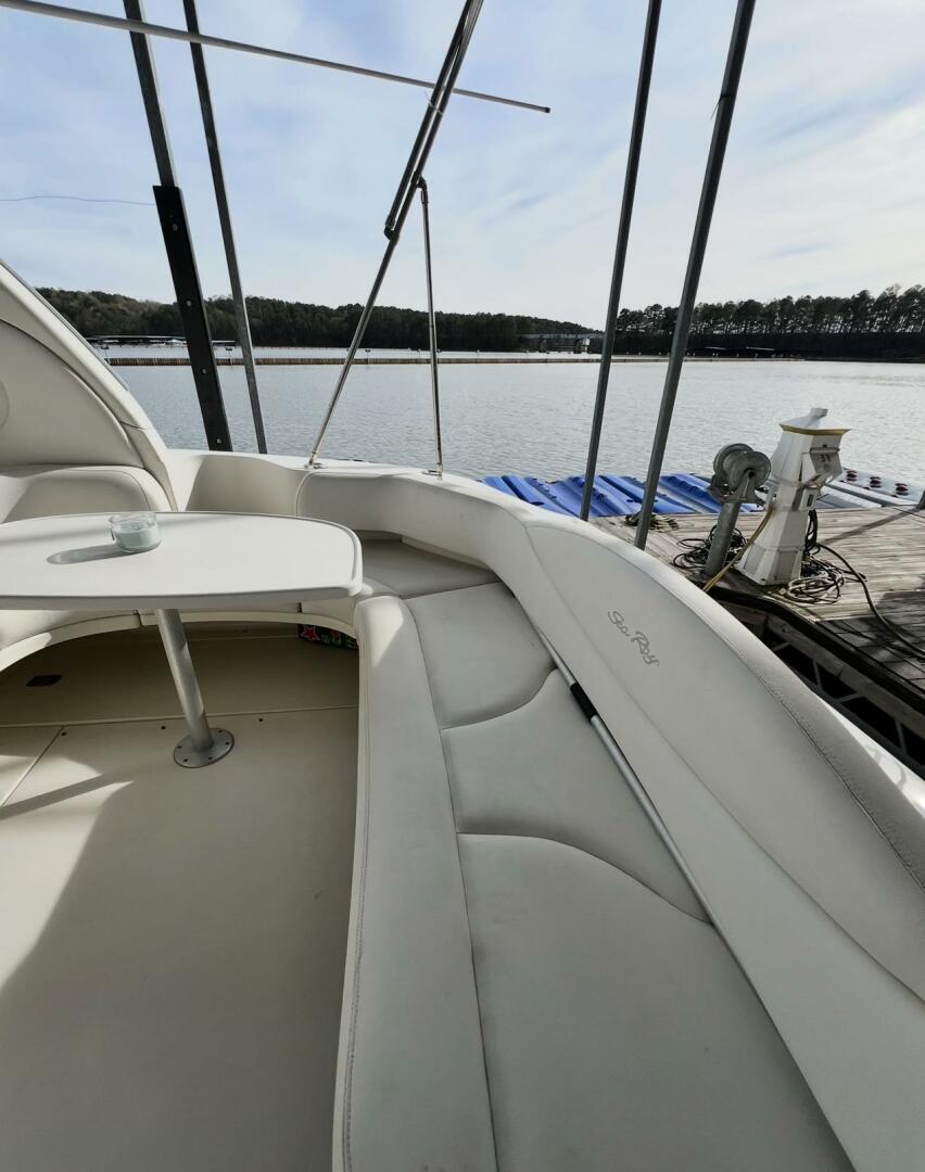 2001 Sea Ray 380 Sundancer - Image 9
