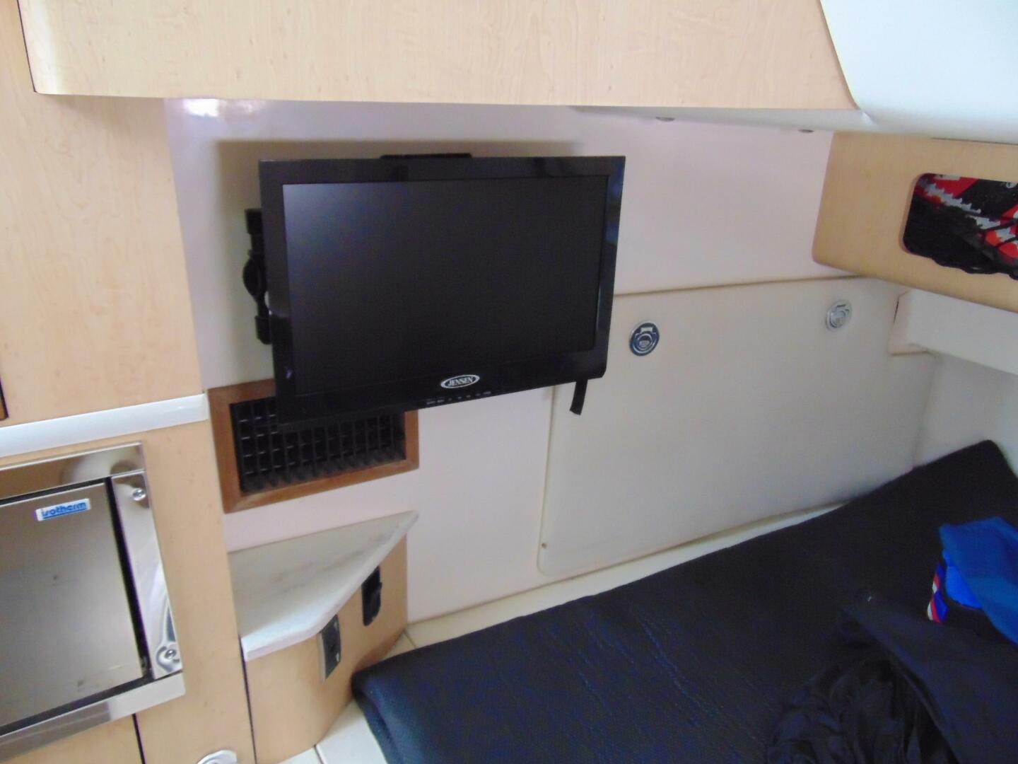 2013 Boston Whaler 370 Outrage - Image 23