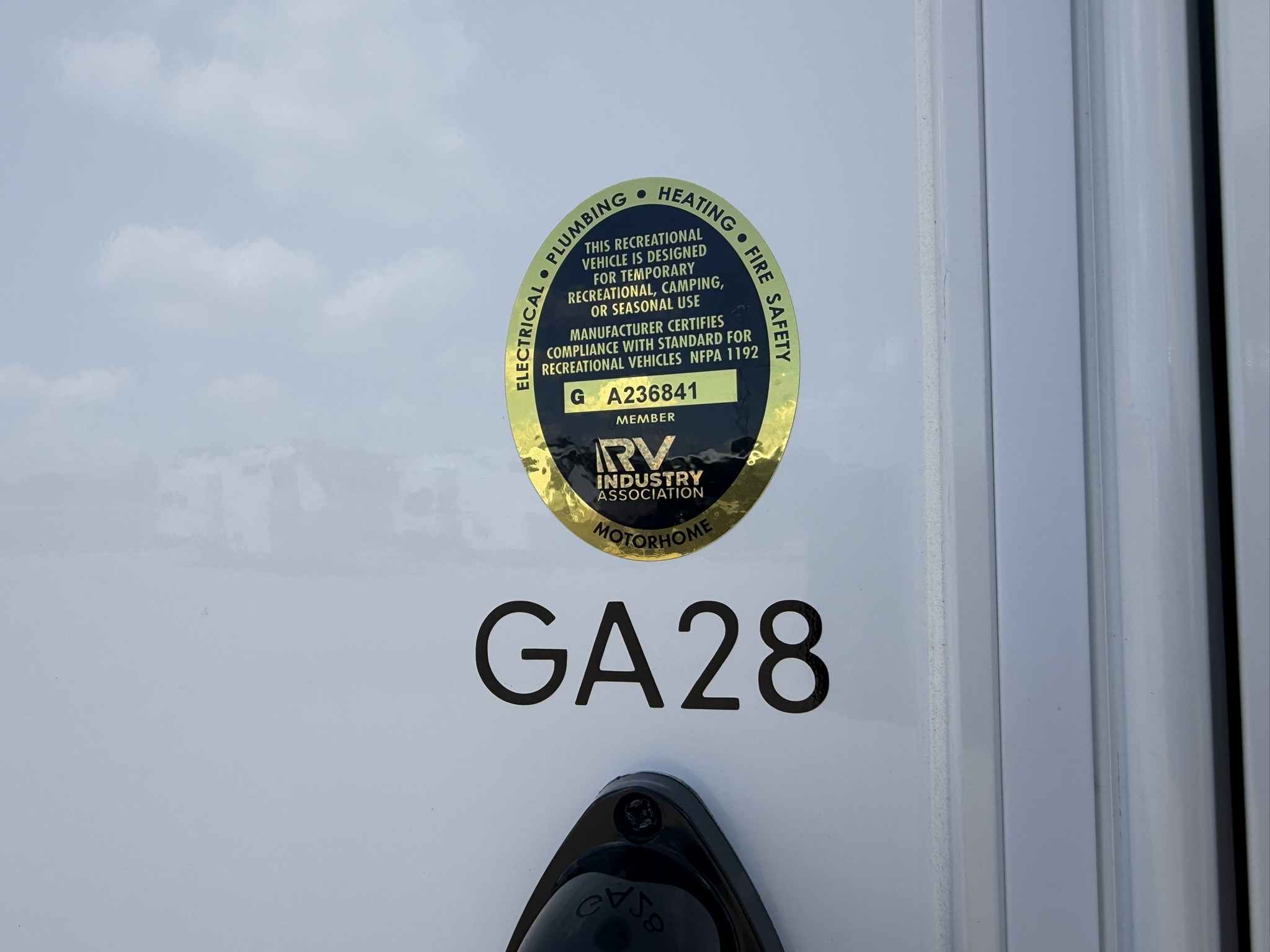 2027 THOR MOTOR COACH MAGNITUDE GA28 - Image 7