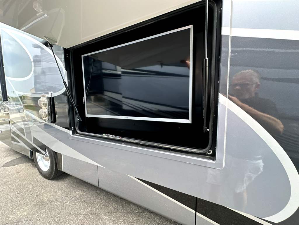 2018 TIFFIN ALLEGRO BREEZE 33 BR - Image 27