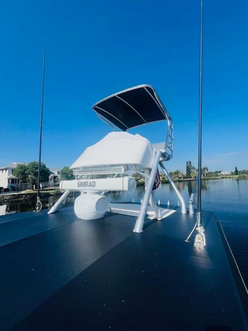1999 Venture 34 Walkaround with Tower - Image 23
