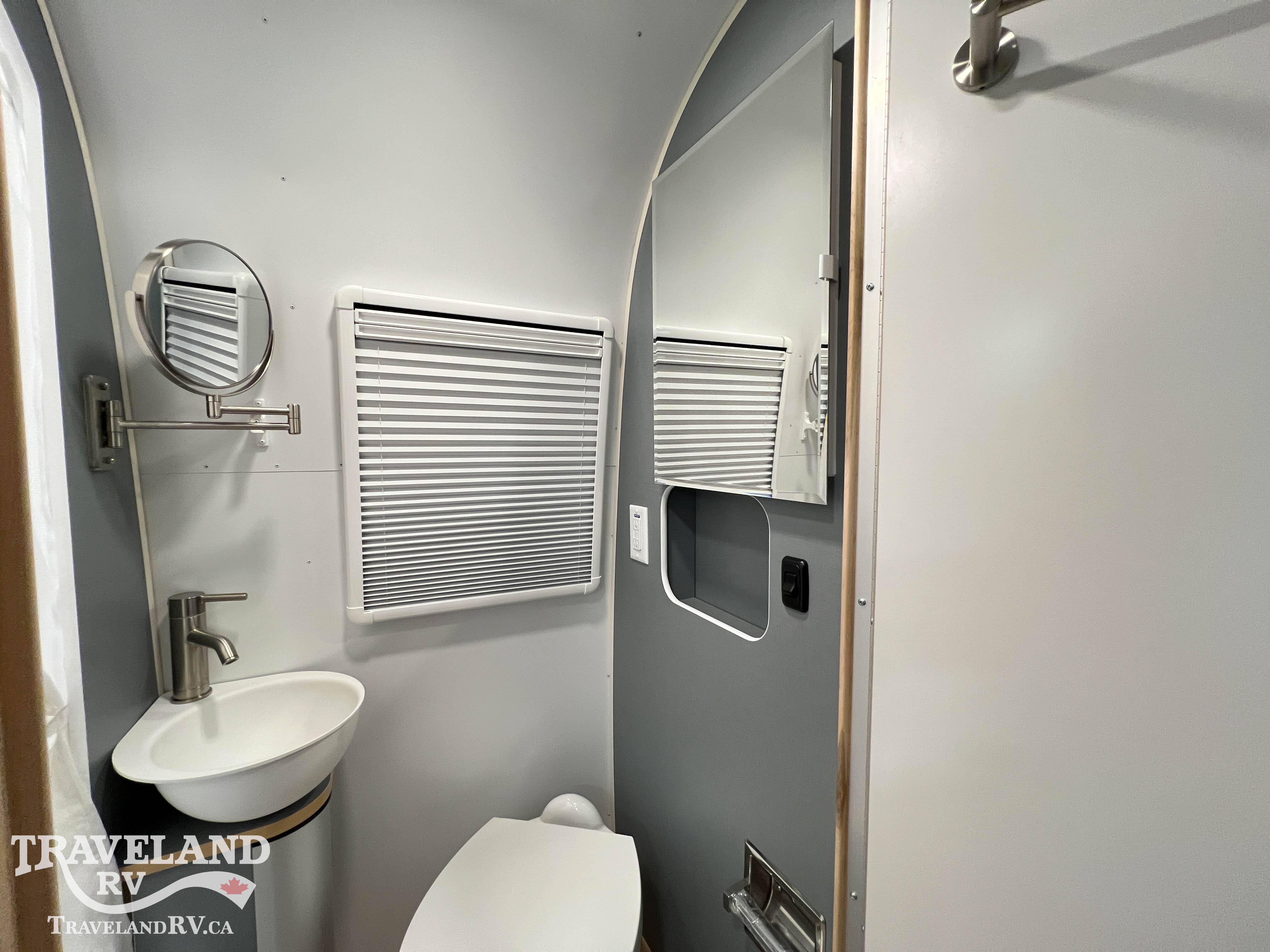 2026 AIRSTREAM 22RB WORLD TRAVELER - Image 26