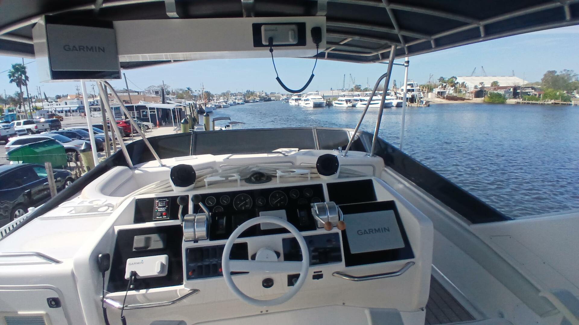 1997 Sea Ray 550 Sedan Bridge - Image 8