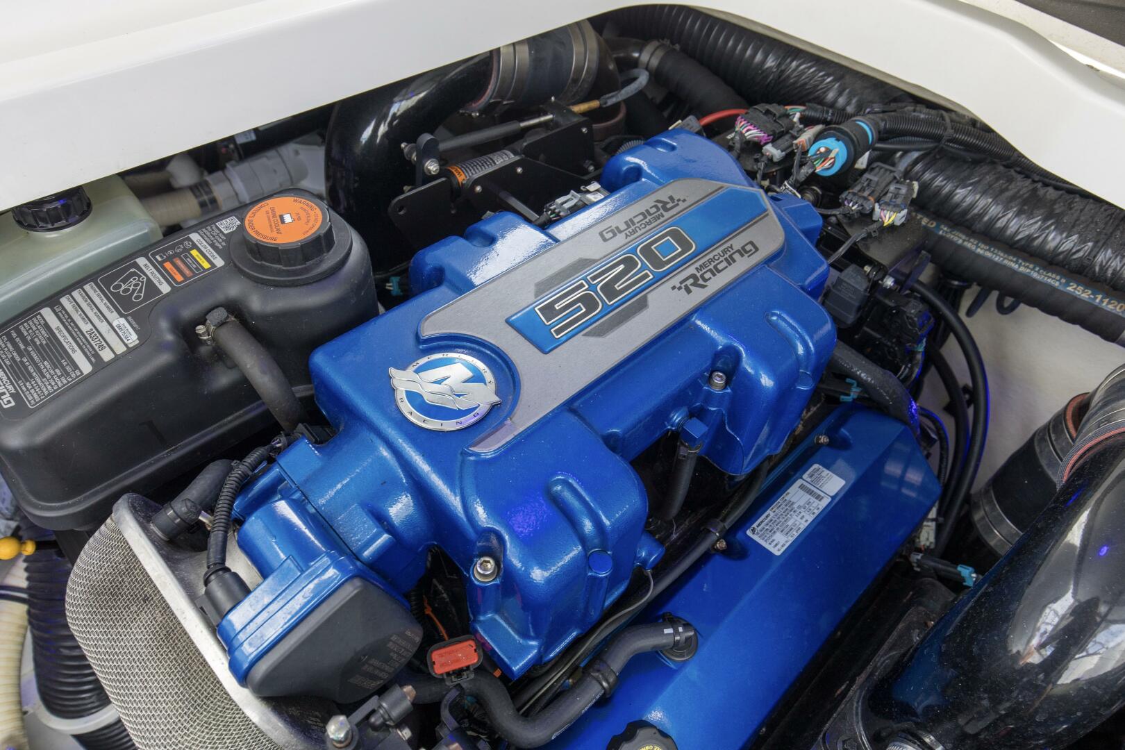 2017 Formula 370 Super Sport - Image 18