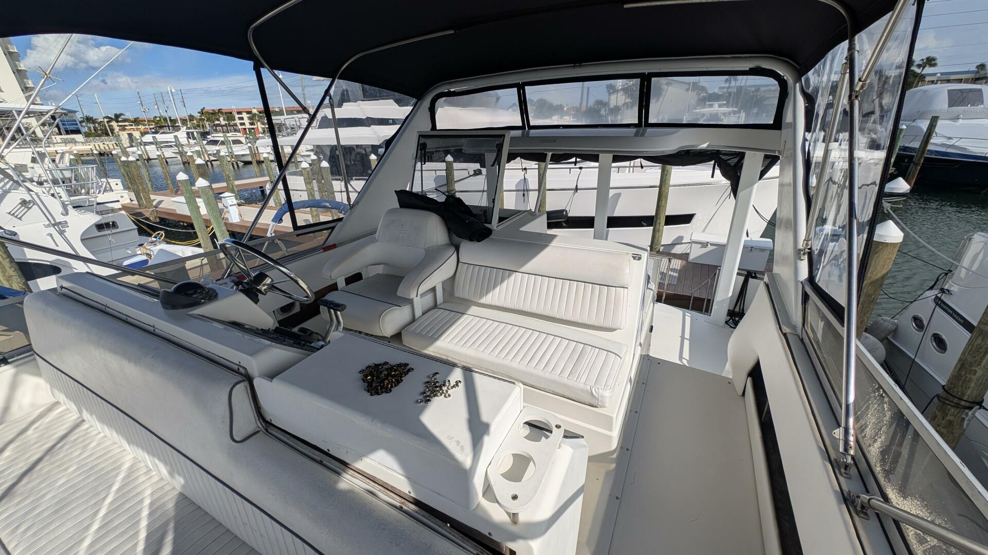 1994 Carver 370 AFT CABIN - Image 12