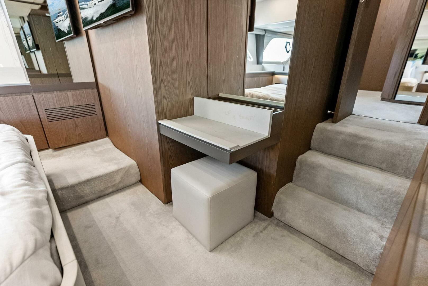 2018 Ferretti Yachts 800 - Image 31