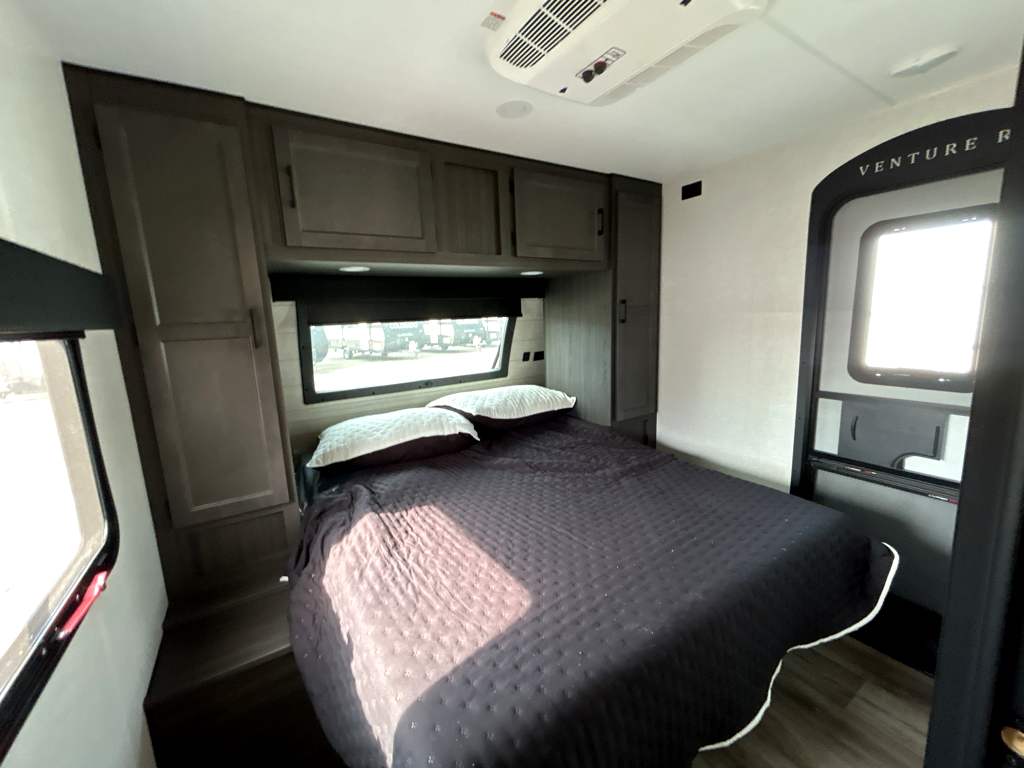 2026 VENTURE RV SPORTTREK 251VRK - Image 26