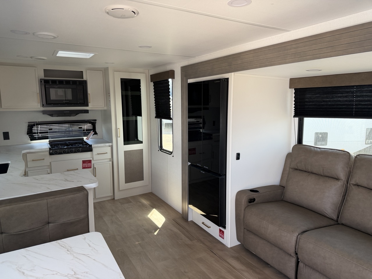 2026 Grand Design Transcend 285RKT - Image 5