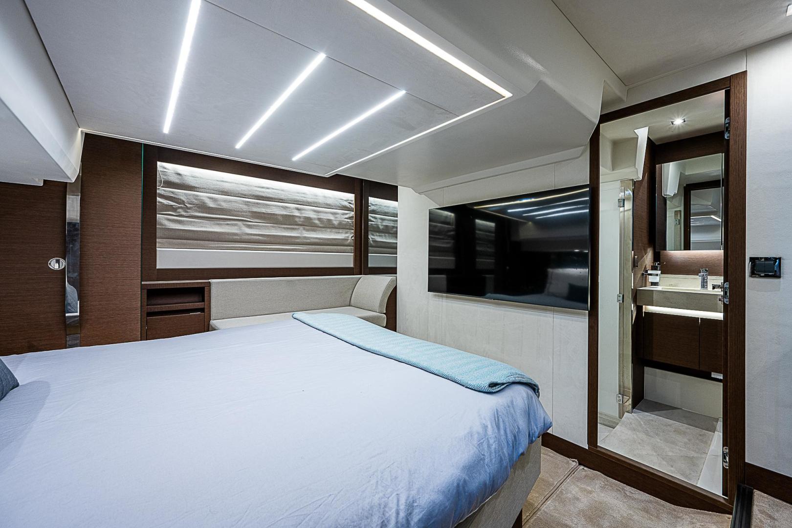 2022 Prestige 520 Fly - Image 26
