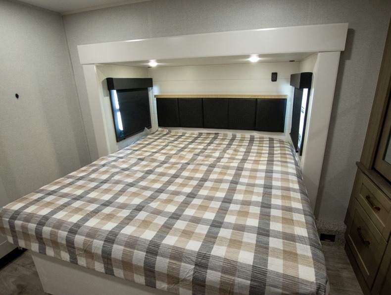 2026 Jayco Eagle 321RSTS - Image 22