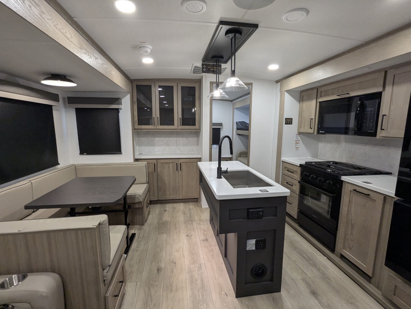 2026 Forest River Rockwood Signature 8336BH - Image 15