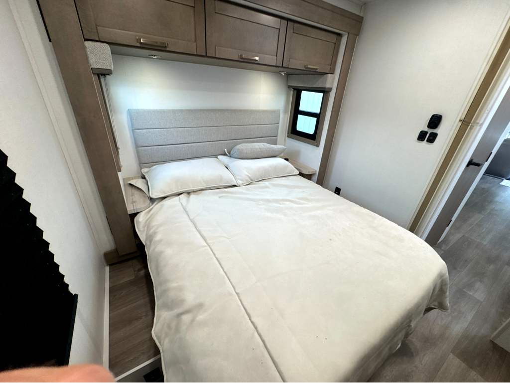2027 ENTEGRA COACH ODYSSEY 29V - Image 19