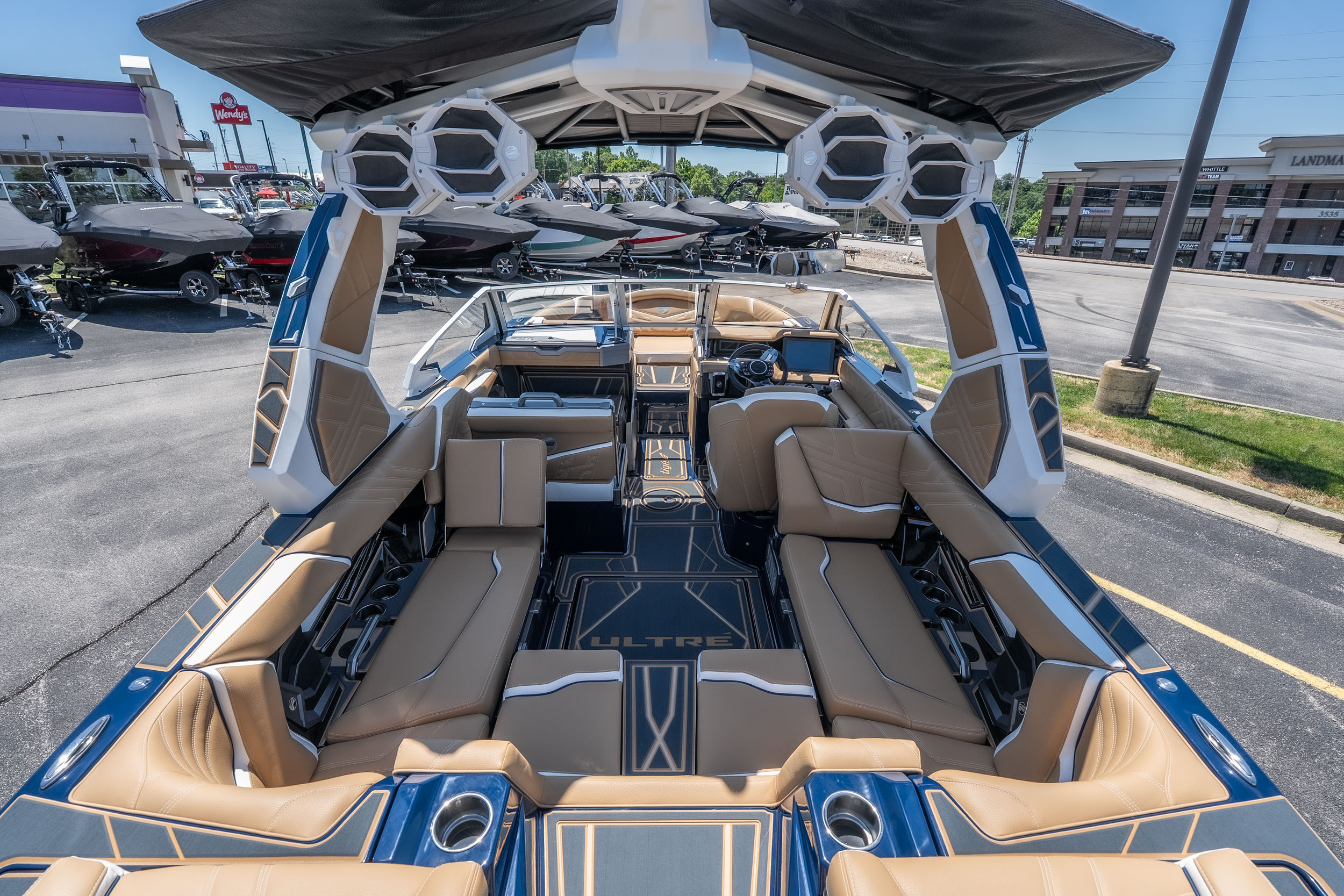 2026 Tigé Ultré 23ZX - Image 8