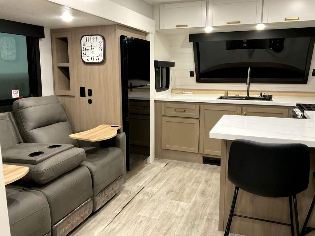 2026 JAYCO Eagle 265 FKDS HT - Image 6