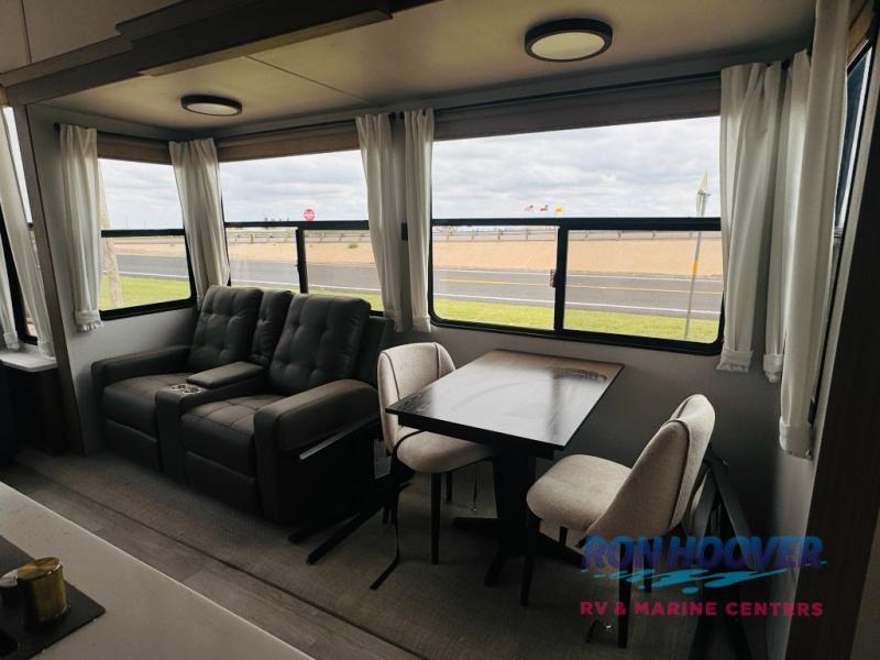 2025 FOREST RIVER 42FLDL - Image 3