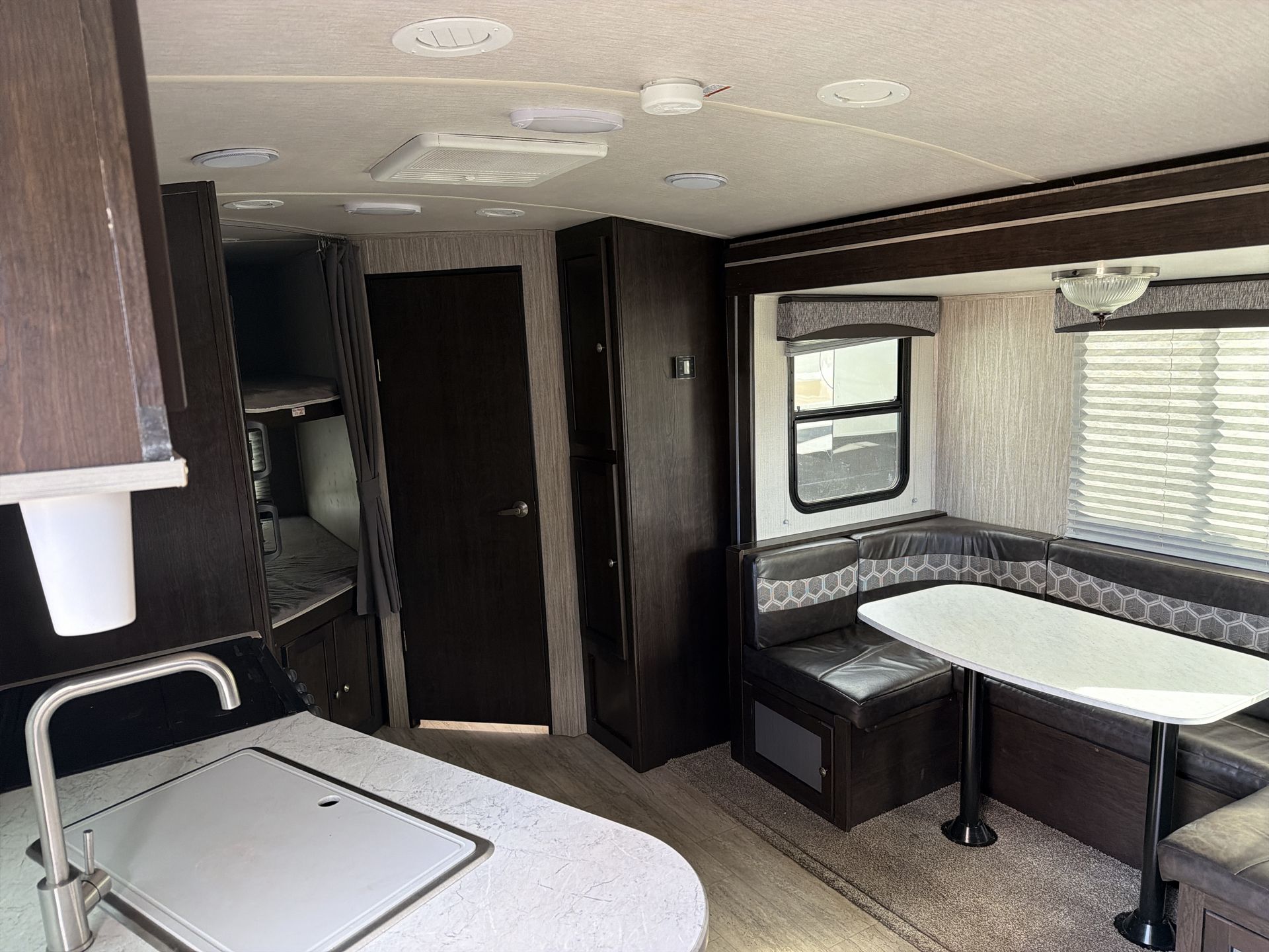 2019 Cruiser RV Shadow Cruiser SC240BHS - Image 26
