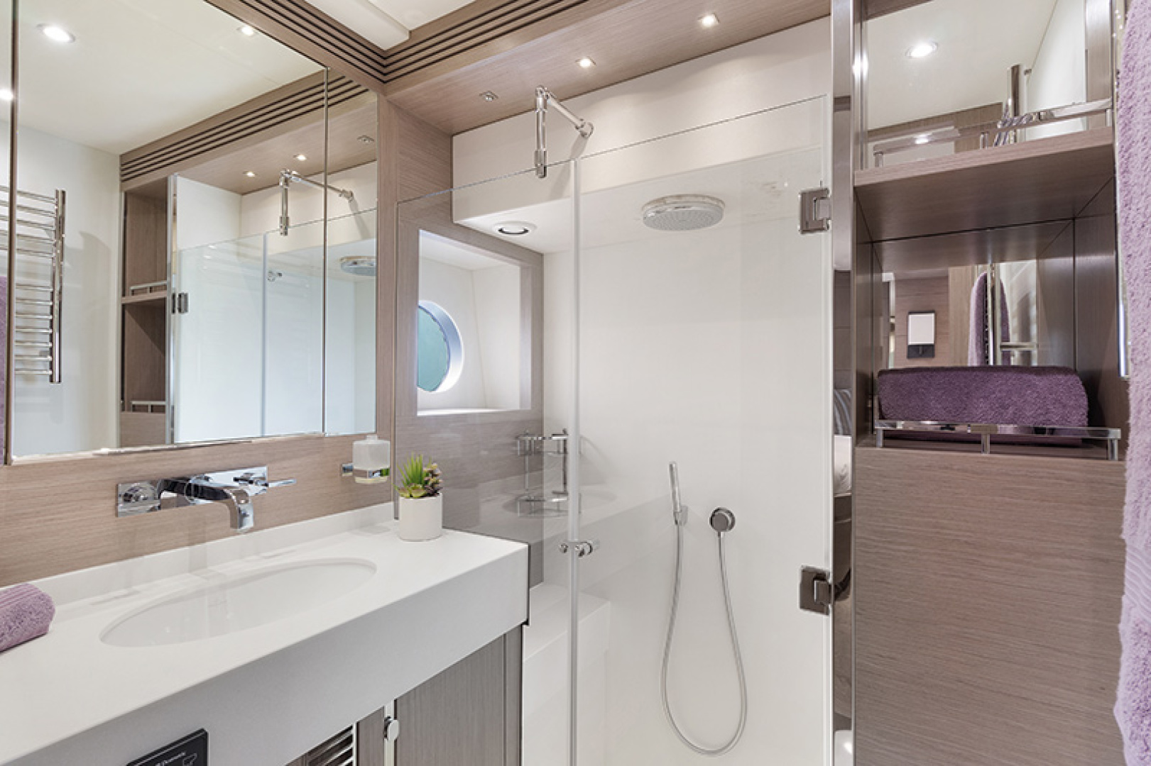 2015 Sunseeker Sport Yacht 68 - Image 19