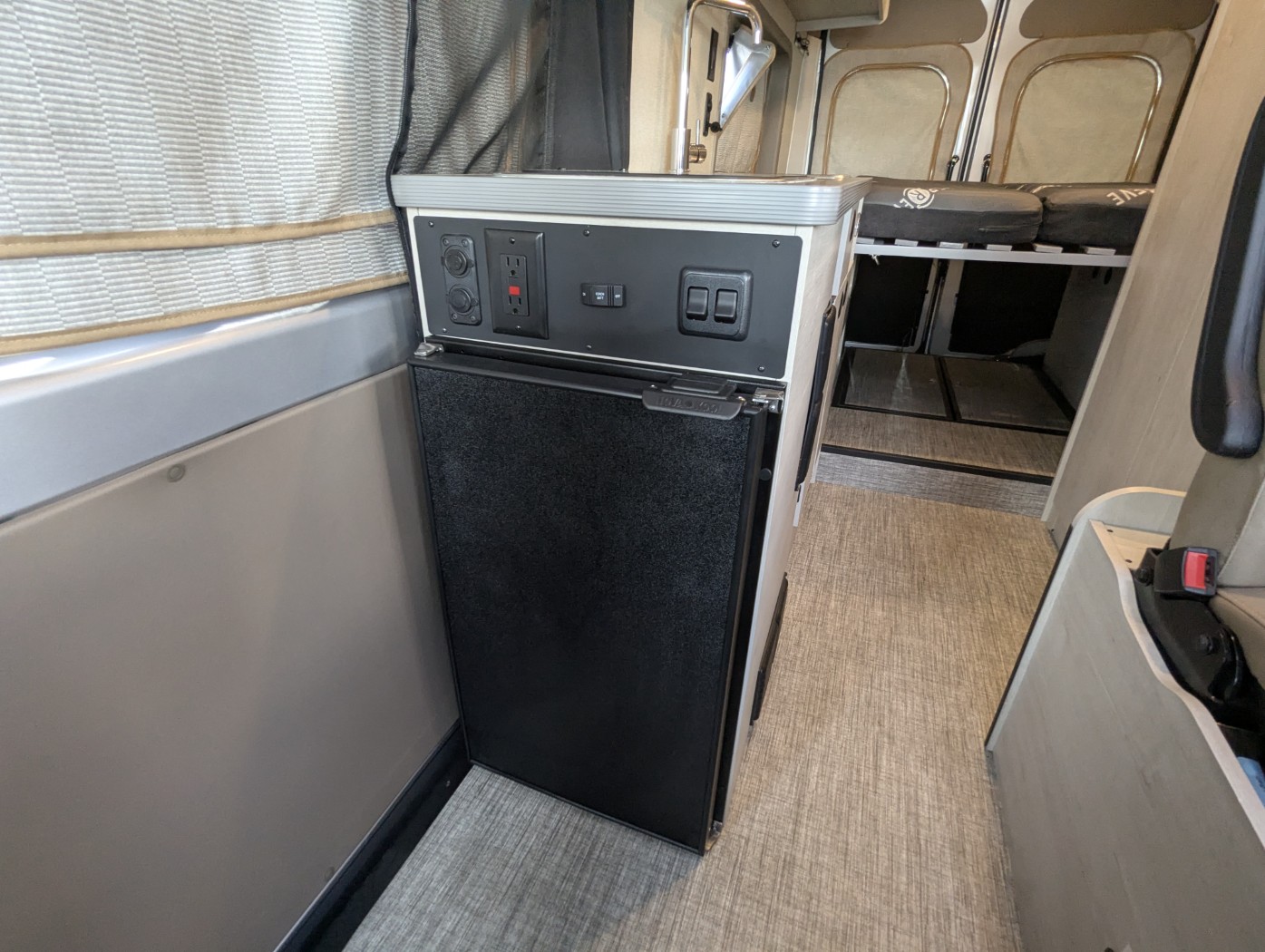 2026 Winnebago Solis 59PX - Pop Top - Image 24