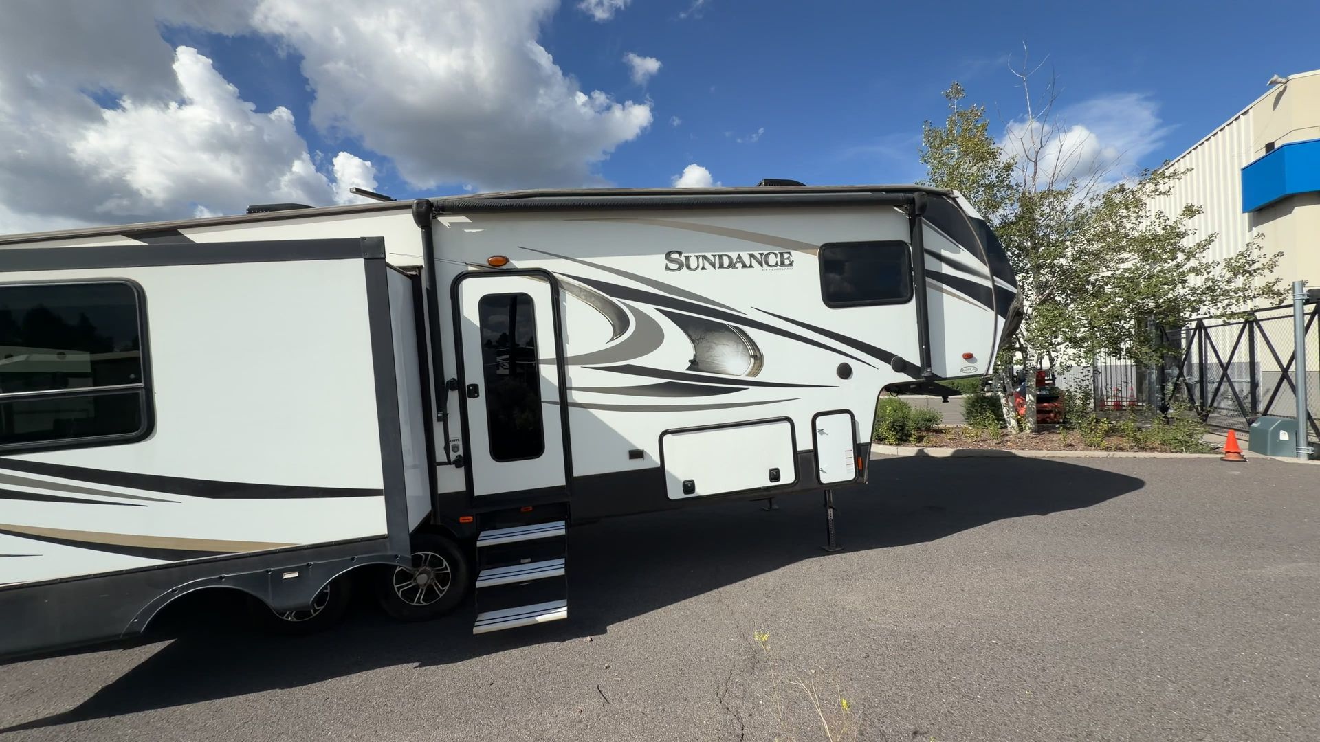 2018 Heartland Sundance XLT SD XLT 289 TS - Image 8