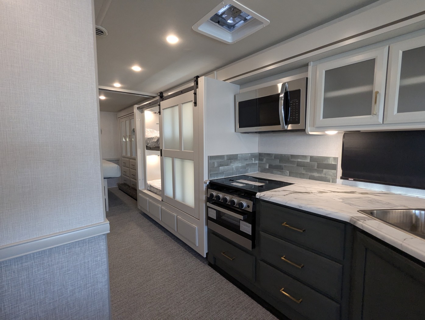 2026 Holiday Rambler Admiral 34J - Image 25