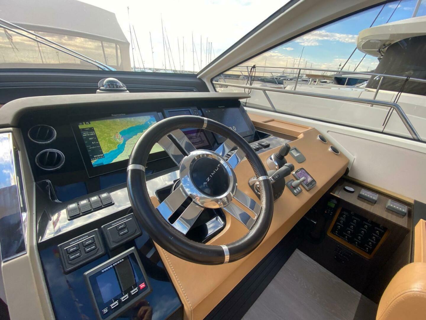 2016 Azimut 77S - Image 24