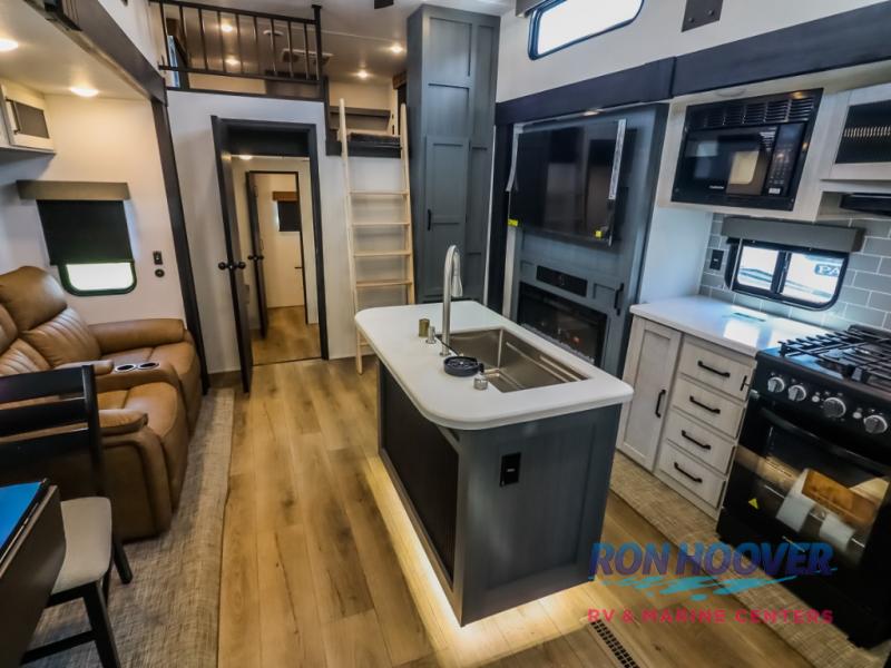 2026 PALOMINO PUMA 421LFT - Image 8