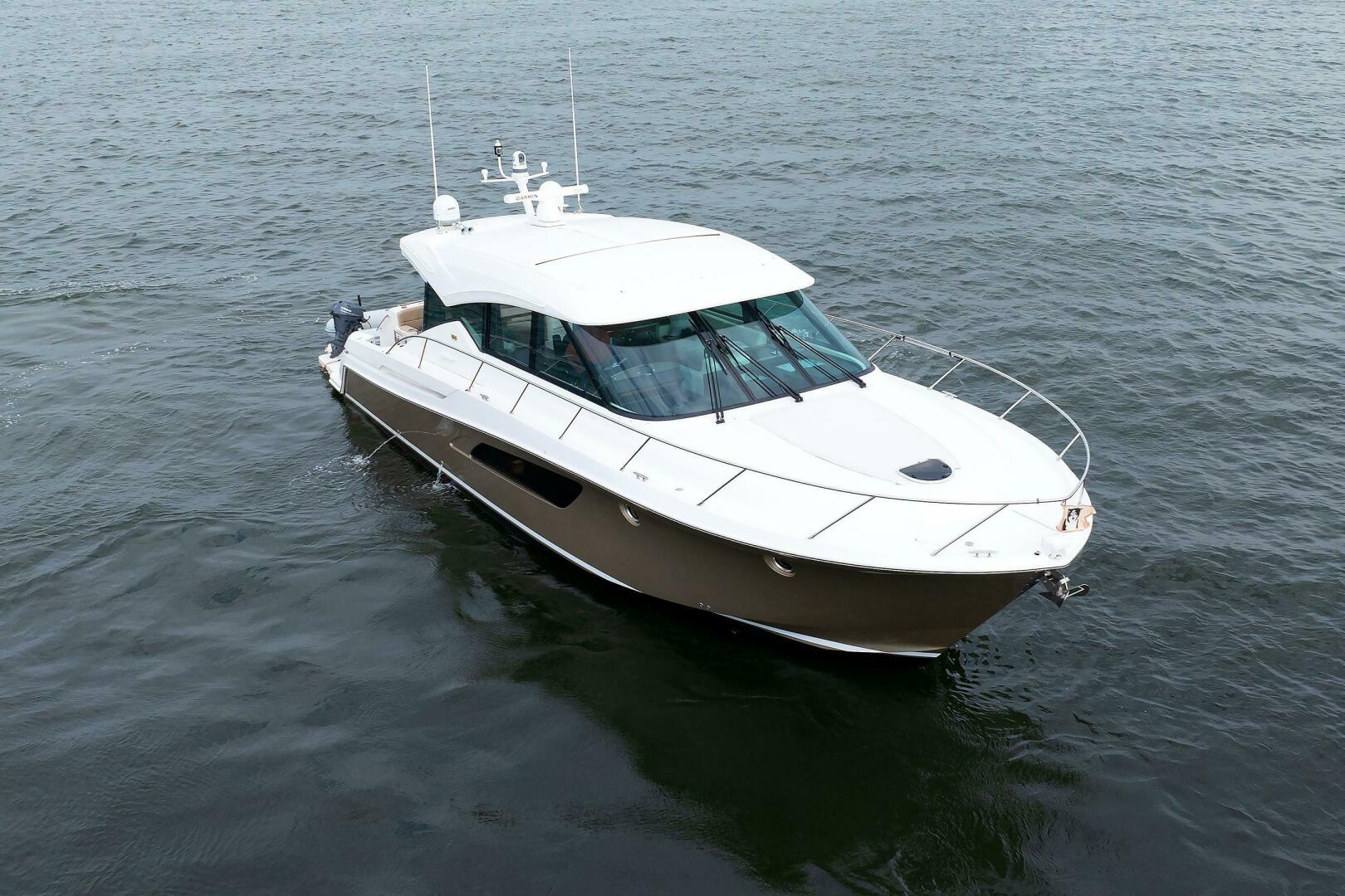 2014 Tiara Yachts 5000 Express - Image 49