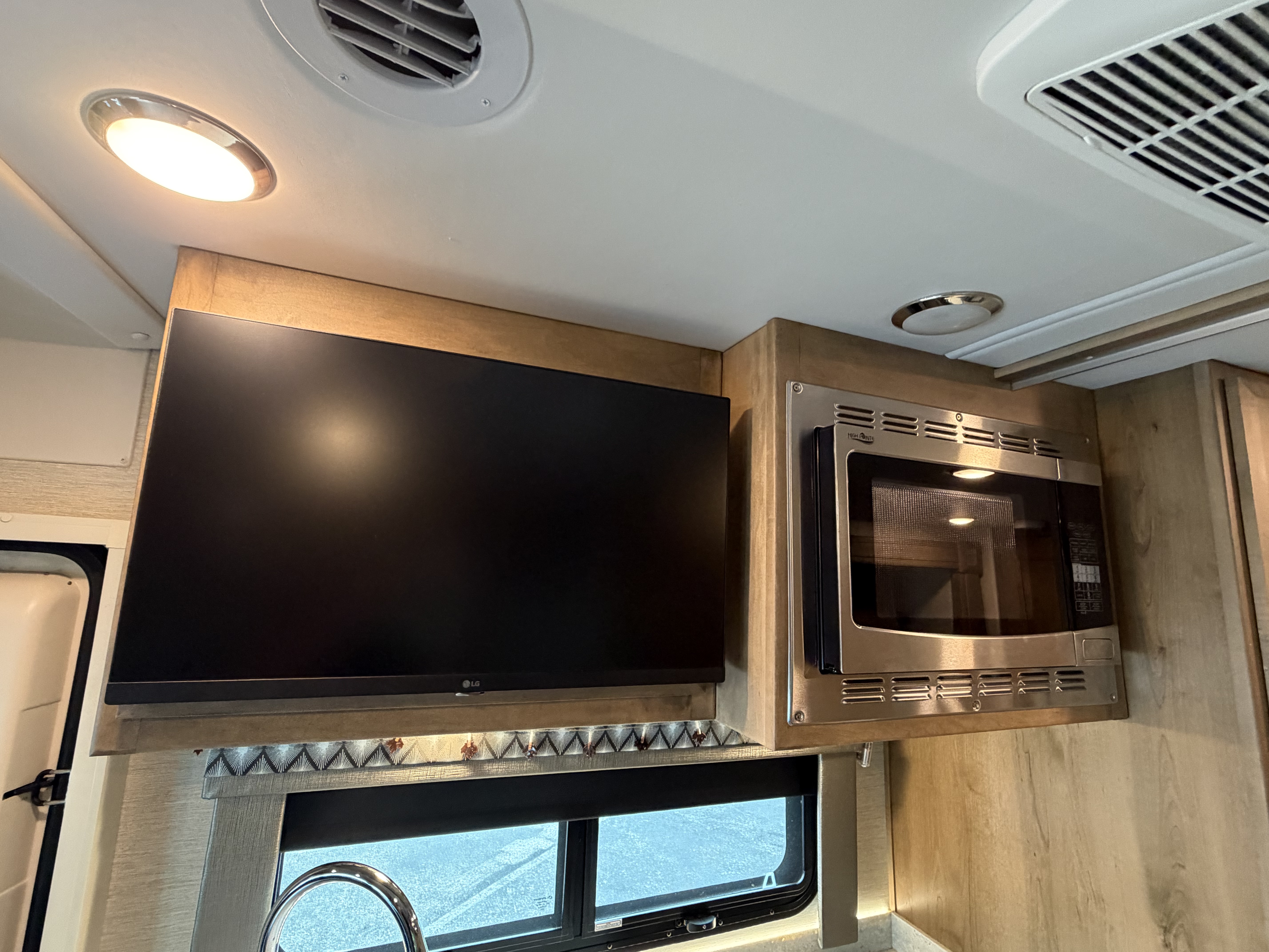 2022 TIFFIN WAYFARER 25 RW - Image 9