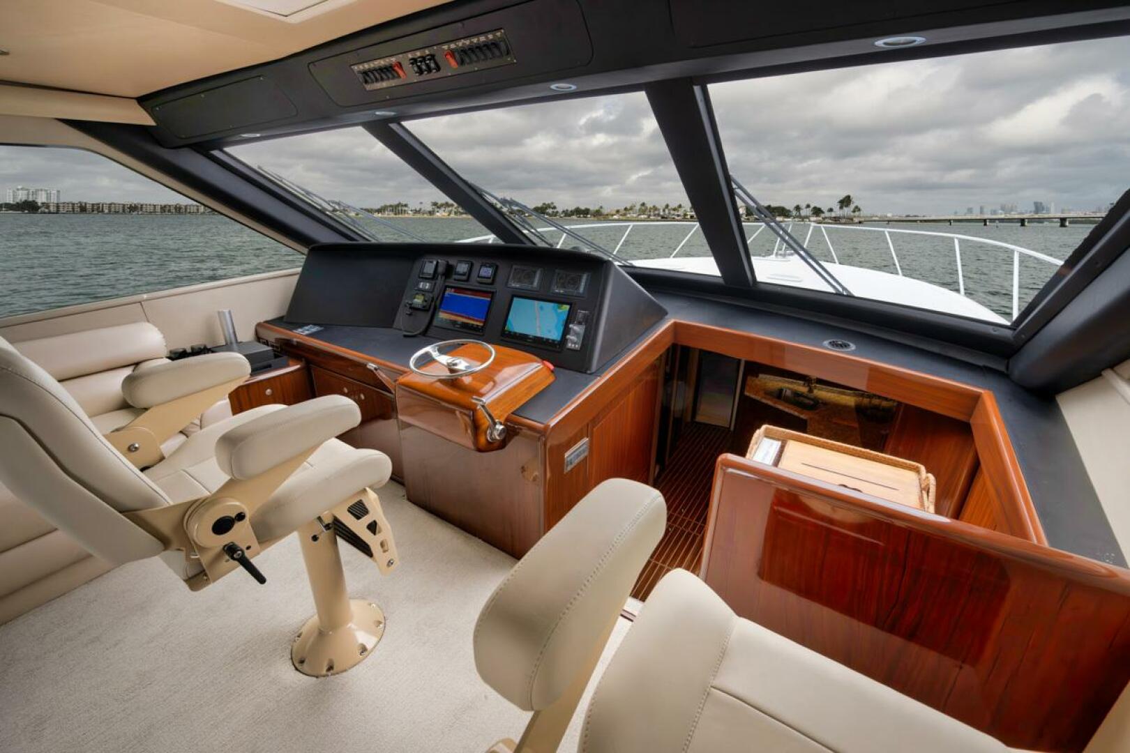 2007 Viking 52 Sport Coupe - Image 9