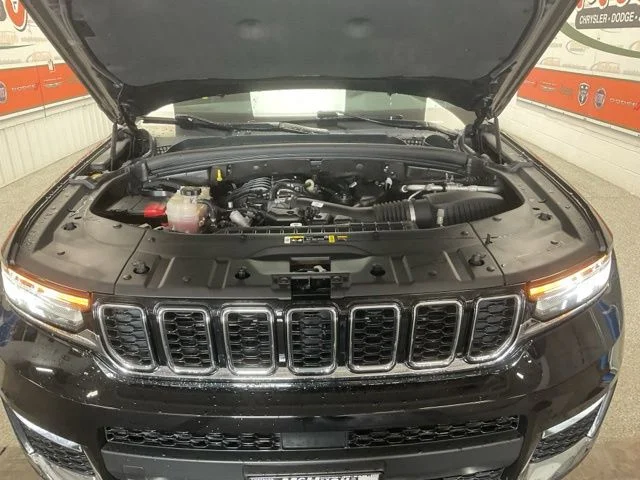 2022 Jeep Grand-Cherokee-L Laredo Altitude 4x4 - Image 10
