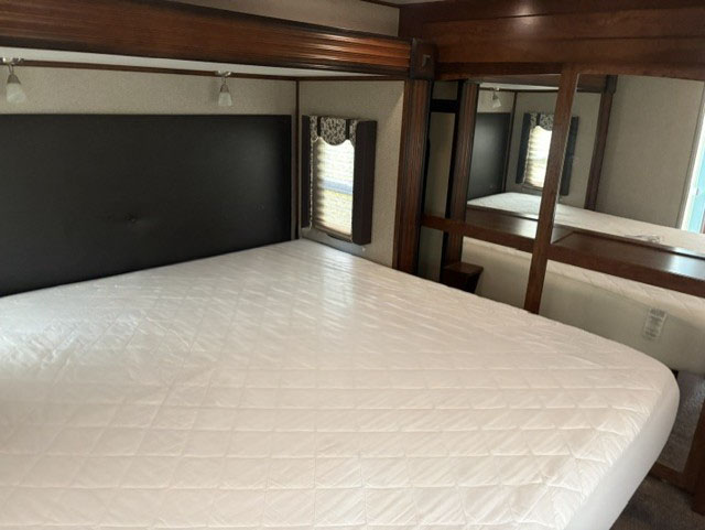 2017 Keystone ALPINE 3400rs - Image 19