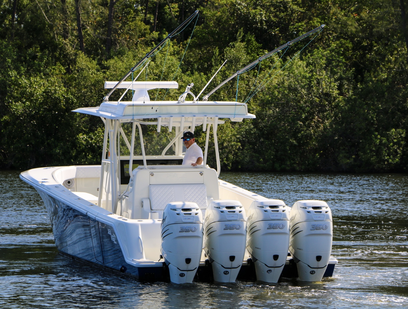 2016 SeaVee 390Z - Image 25