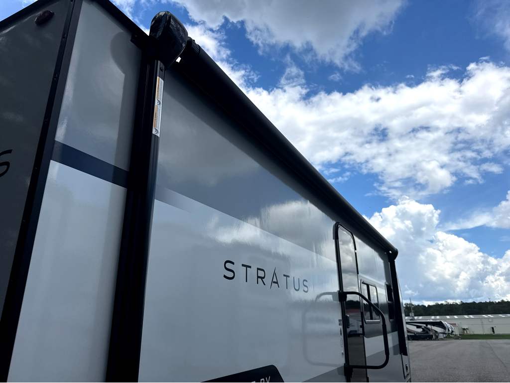 2027 VENTURE RV STRATUS 231VRK - Image 5