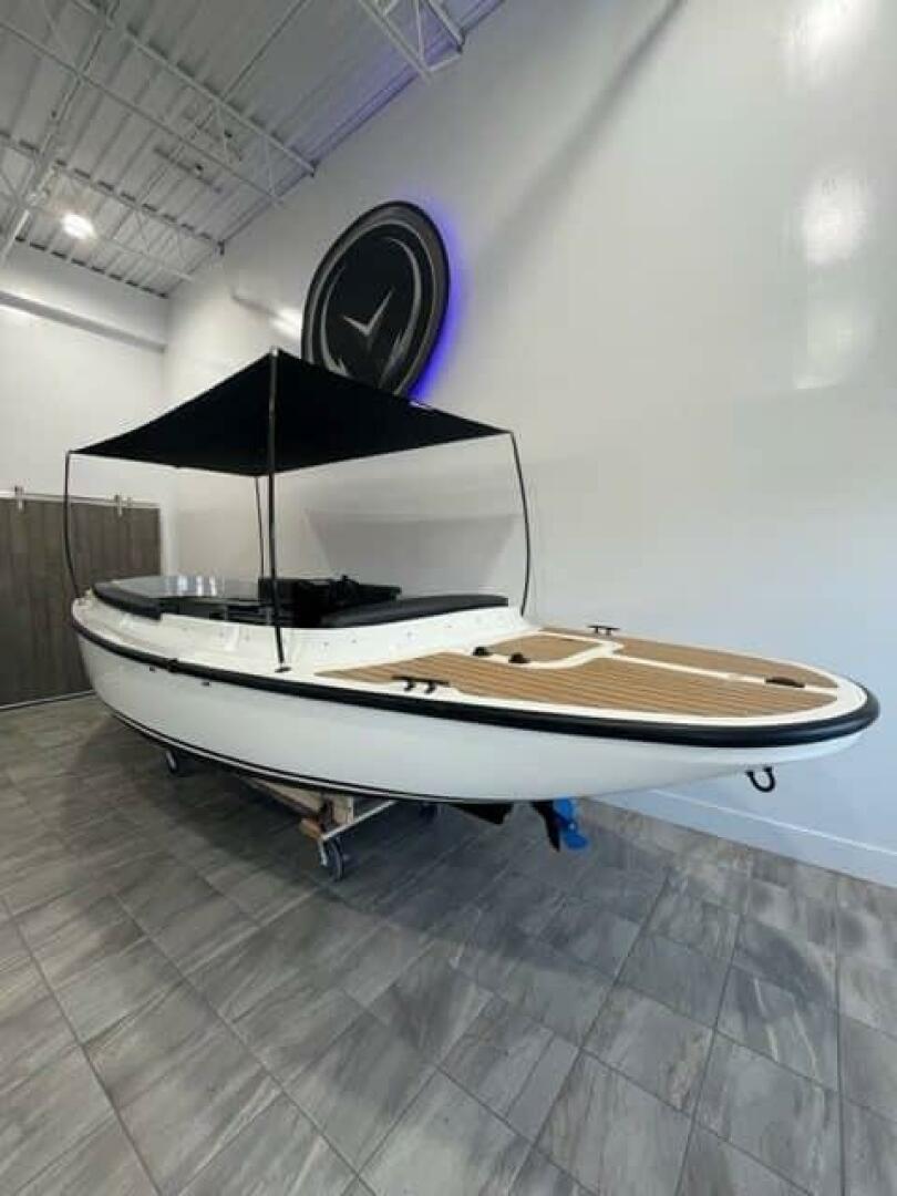 2024 Vision WX Tritoon - Image 227