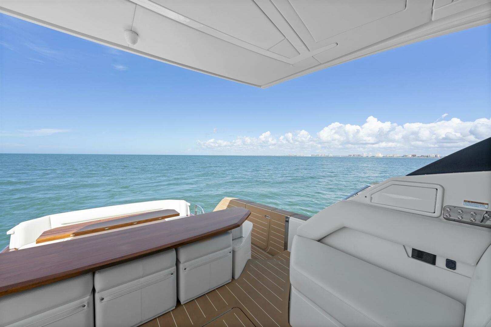 2023 Tiara Yachts EX 60 - Image 40