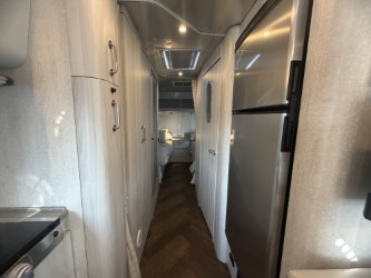 2026 AIRSTREAM INTERNATIONAL 30RBT - Image 14