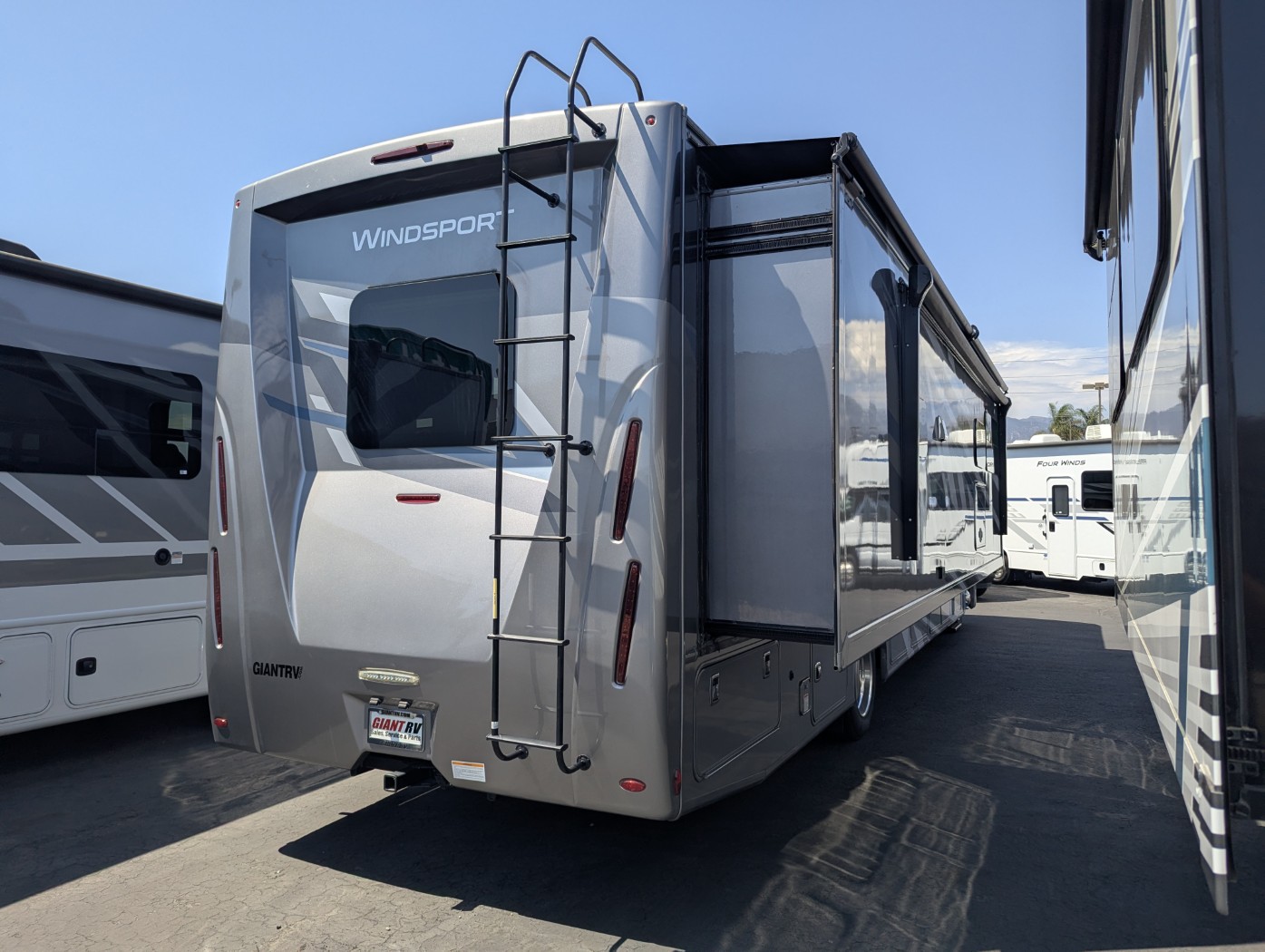 2025 Thor Motor Coach Windsport 35R - Image 5