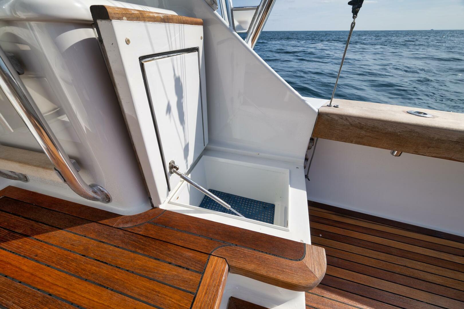 2002 Weaver 60 Convertible - Image 42