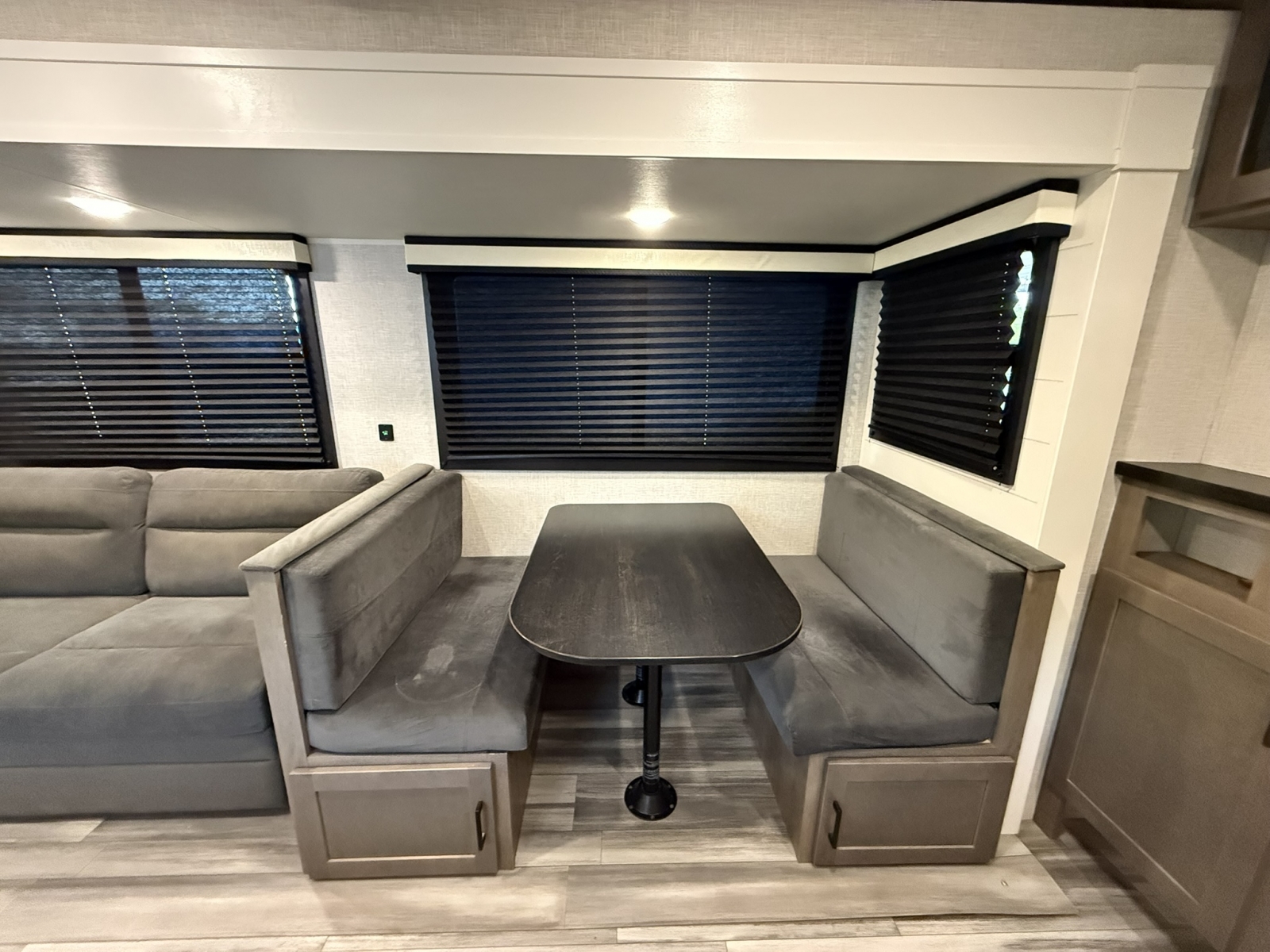 2025 Jayco Jay Flight 265RLS - Image 13