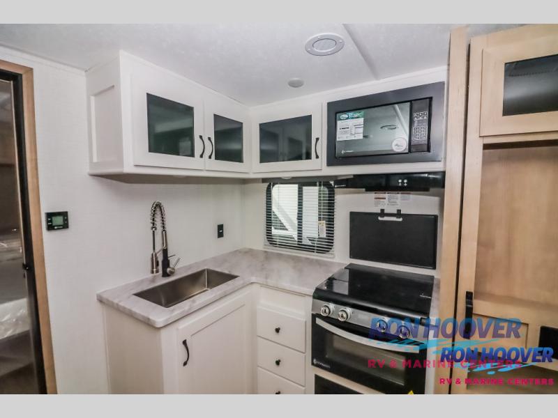 2025 PALOMINO 2430BHS - Image 17