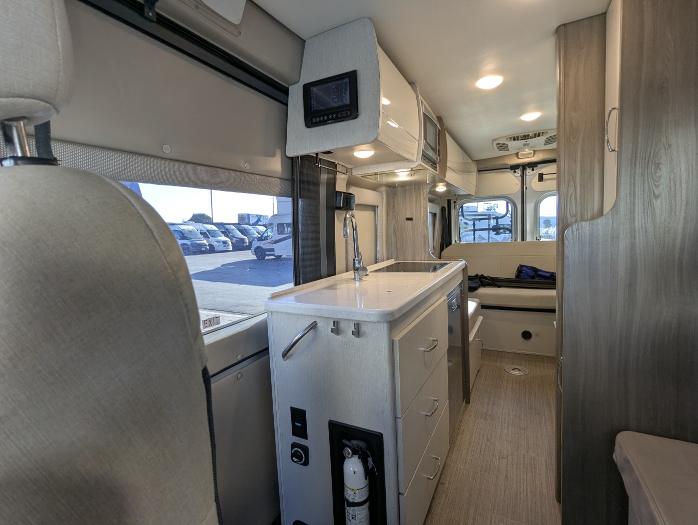 2022 Thor Motor Coach Tellaro 20J - Image 17